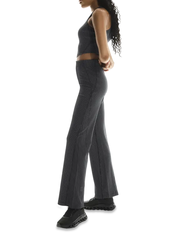 /original/1WF30470080_ONRU_BlackRock_4.png_convert-600x800