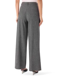 بنطال تيلدا بأرجل واسعة