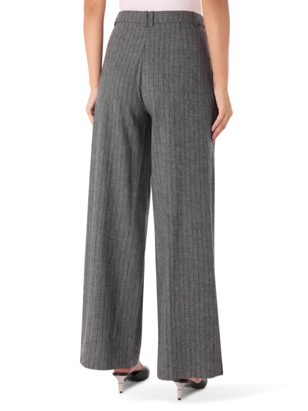 بنطال تيلدا بأرجل واسعة