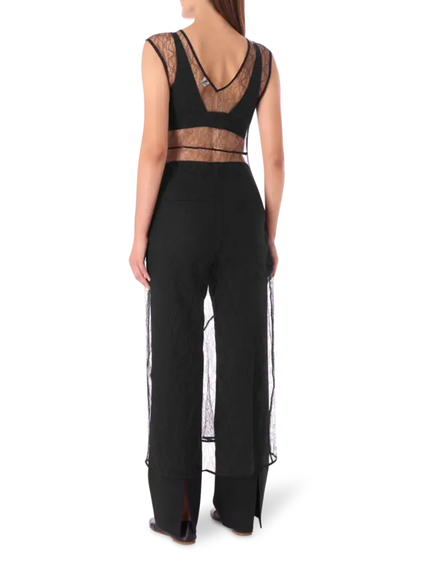 فستان مونتينيغرو متوسط الطول من الدانتيل بدون أكمام