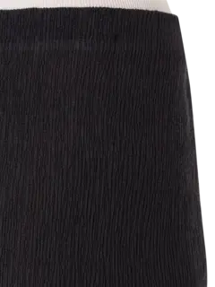 تنورة قصيرة من الكريب مزينة بتصميم وردة