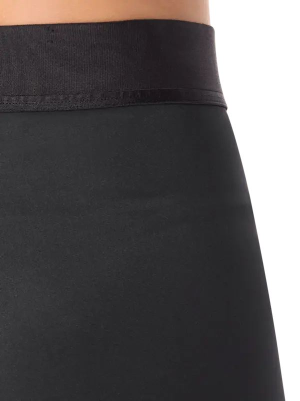 بنطال بقصة ضيقة