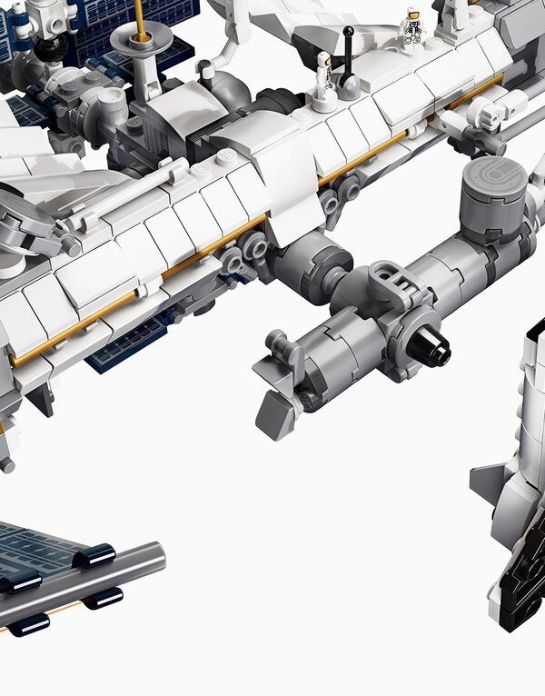 /original/21321-LEGO_00_5.jpg_convert-600x800