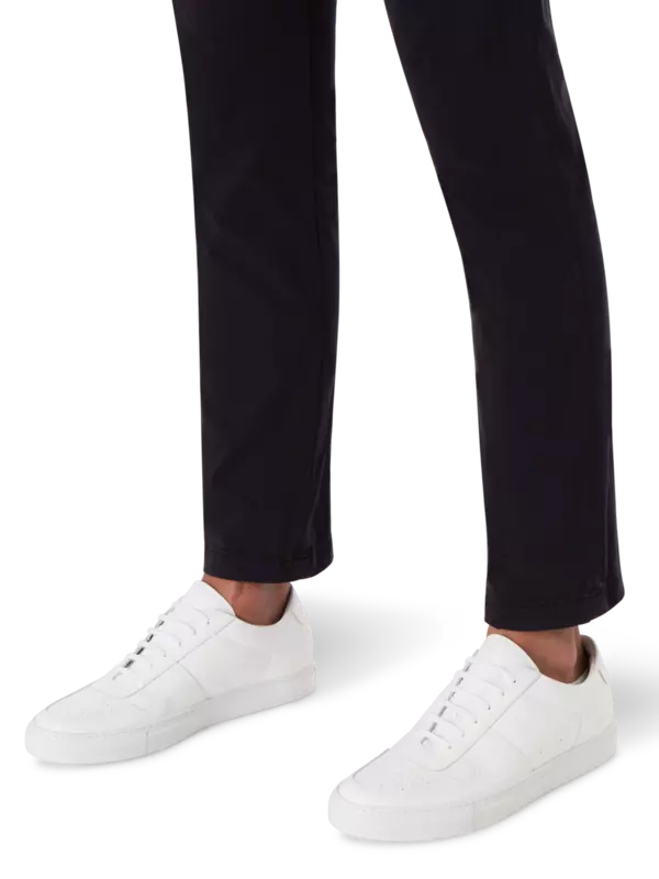 سنيكرز بي بول برقبة منخفضة