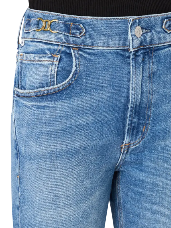 /original/2242-1854_COHM_Alma_4.png_convert-600x800