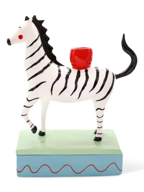 /original/22LRC06J_LARO_White_1.png_convert-600x800