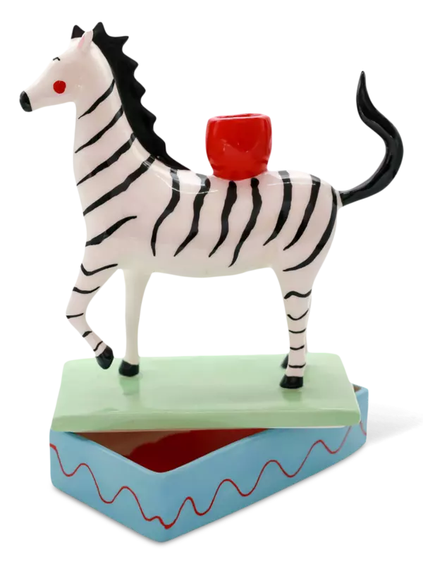 /original/22LRC06J_LARO_White_3.png_convert-600x800