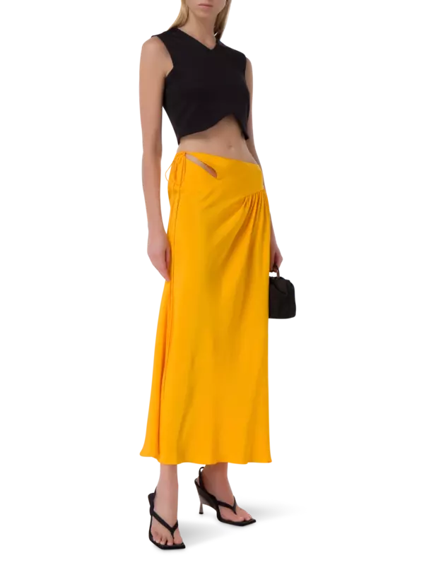 تنورة تريكيترا بتصميم مكشكش