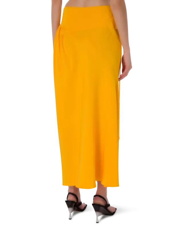 تنورة تريكيترا بتصميم مكشكش