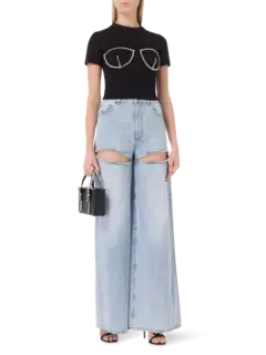 بنطال جينز بقصة أرجل واسعة وفتحة مزينة بالكريستال