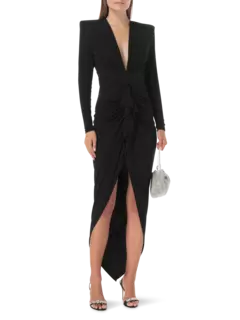 فستان طويل مكشكش بفتحة رقبة عميقة