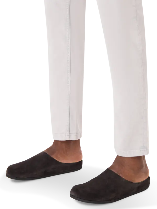 خف من الجلد السويدي سهل الارتداء