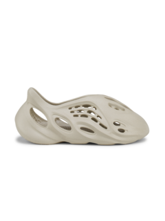 Adidas Yeezy Foam Runner SandHYP / 9 US / FY4567