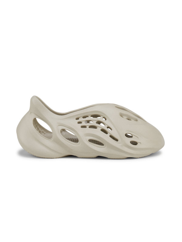 Adidas Yeezy Foam Runner SandHYP / 9 US / FY4567