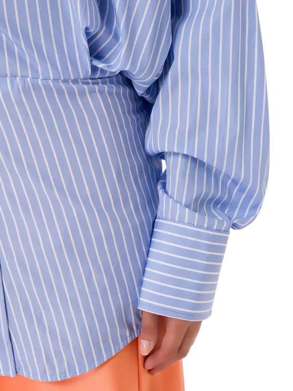 قميص كبير الحجم بخصر مشدود