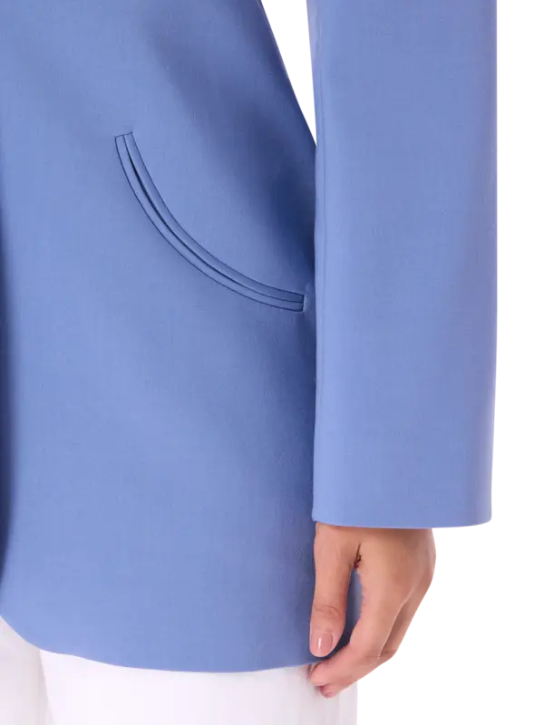 بليزر مزين بثقوب