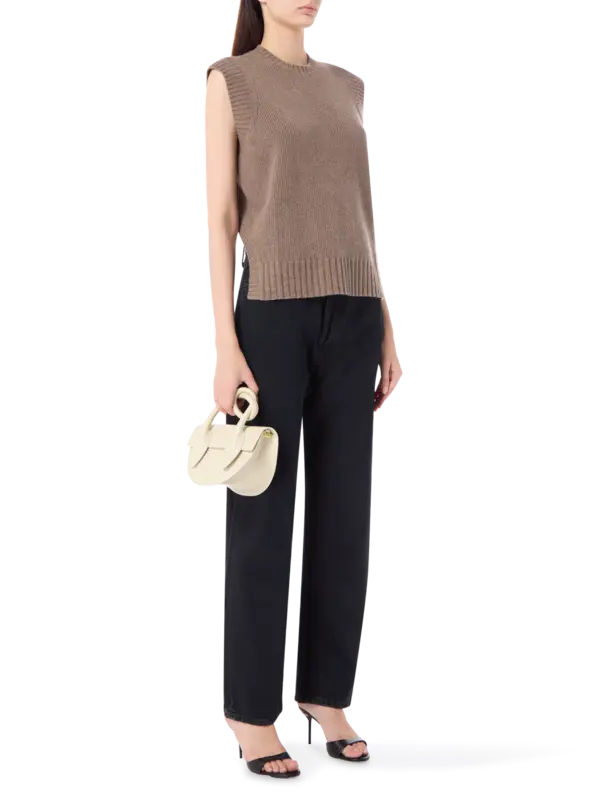 فيست من الكشمير مزين بفتحات