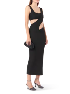 فستان بدون أكمام بتصميم متداخل