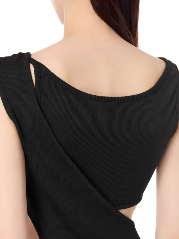 فستان بدون أكمام بتصميم متداخل