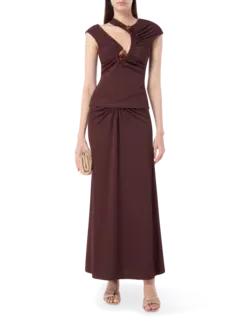 تنورة طويلة مرصعة بالكريستال بأشكال حلزونية