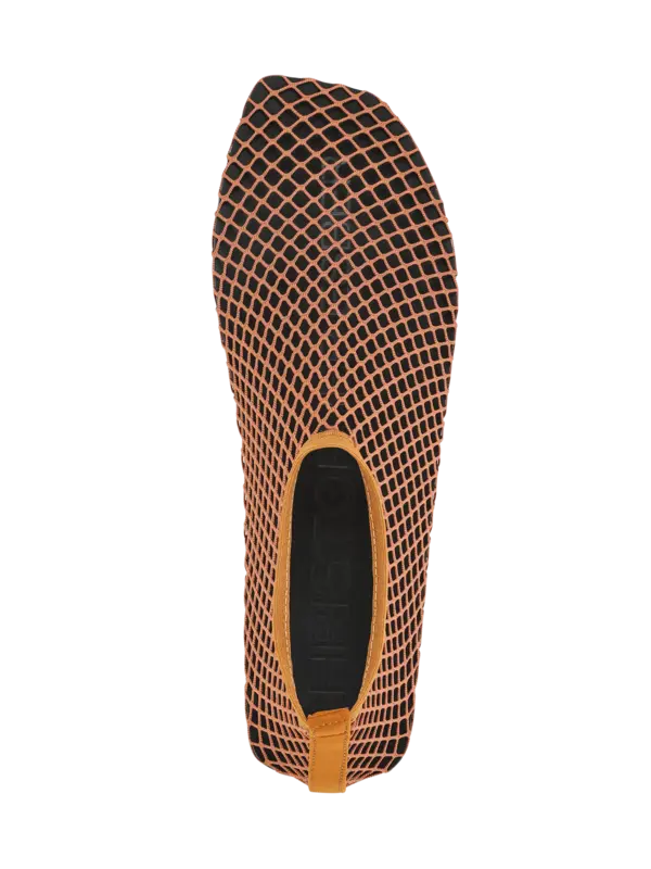 /original/24049264_CHEB_BarnadaBro_5.png_convert-600x800