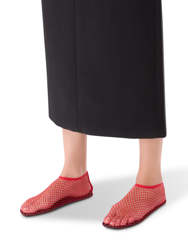 /original/24049264_CHEB_Red_2.png_convert-600x800