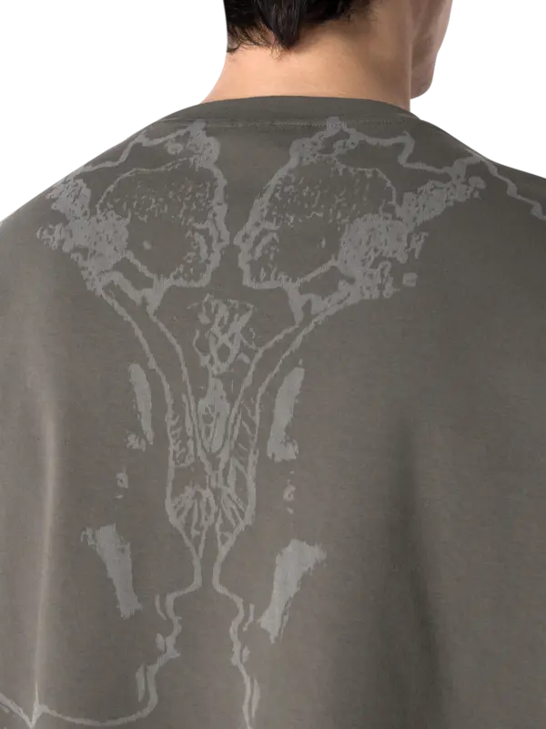 تيشيرت سيكريت ريذم كبير الحجم بأكمام قصيرة