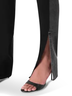 بنطال جينز بقصة بأرجل ضيقة