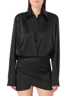 فستان قصير بتنورة ملفوفة حول الخصر