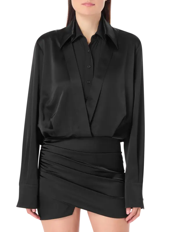 فستان قصير بتنورة ملفوفة حول الخصر