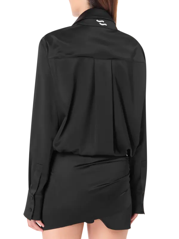 فستان قصير بتنورة ملفوفة حول الخصر