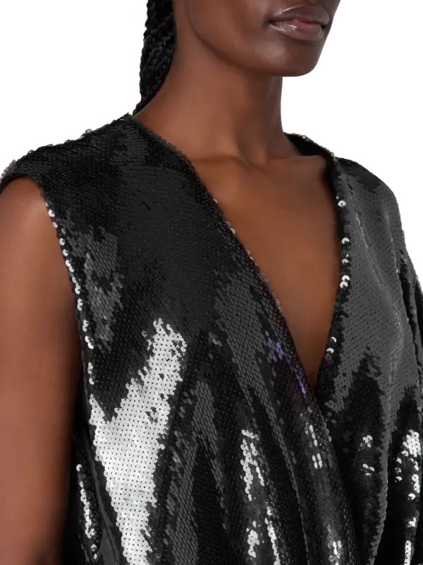 /original/25043310_CHEB_Umber_5.png_convert-600x800