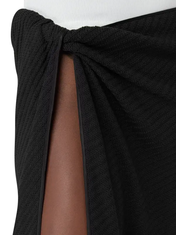 /original/25044372_CHEB_Black_4.png_convert-600x800