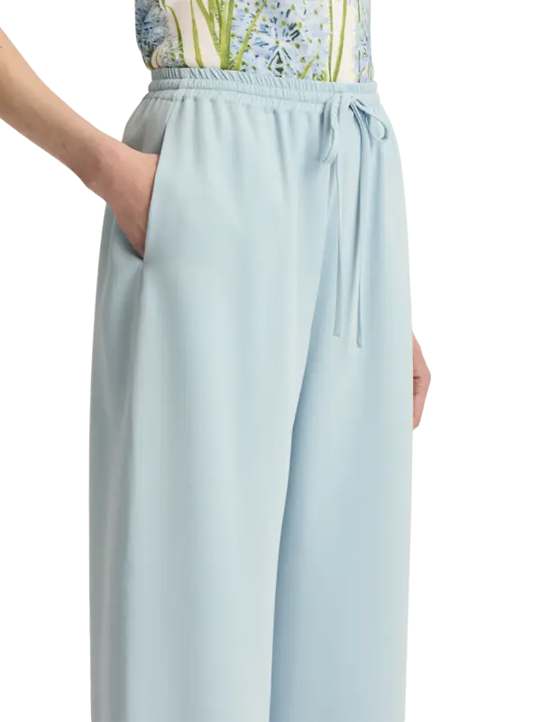 /original/26RN308HSG_CONS_Sky_3.png_convert-600x800