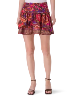 تنورة قصيرة مزينة بطبعة زهور زاهية