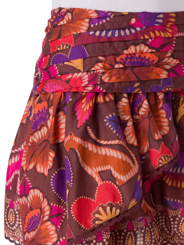 تنورة قصيرة مزينة بطبعة زهور زاهية