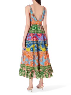 فستان طويل من الدانتيل بتصميم مستوحى من الحديقة مع أوشحة