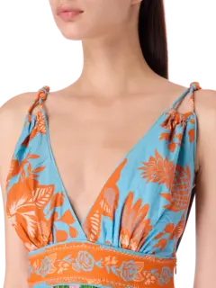 فستان طويل من الدانتيل بتصميم مستوحى من الحديقة مع أوشحة