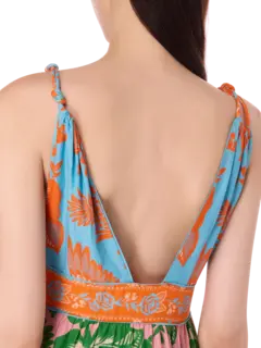 فستان طويل من الدانتيل بتصميم مستوحى من الحديقة مع أوشحة