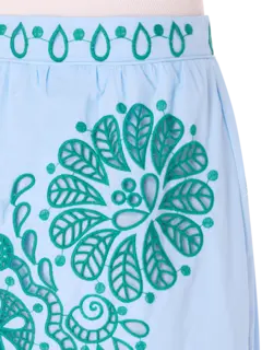 تنورة متوسطة الطول مزينة برسمة ريتشليو