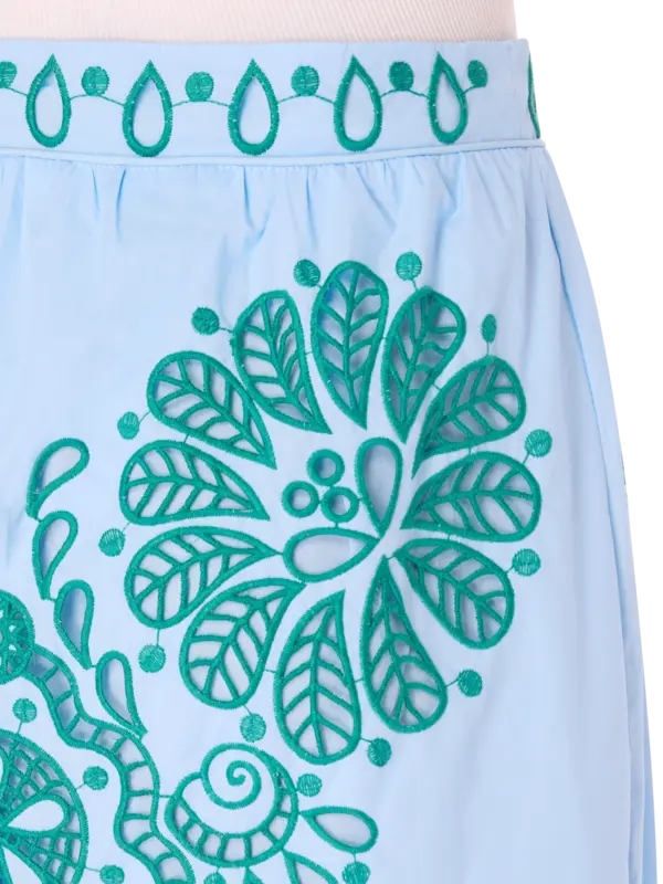 تنورة متوسطة الطول مزينة برسمة ريتشليو