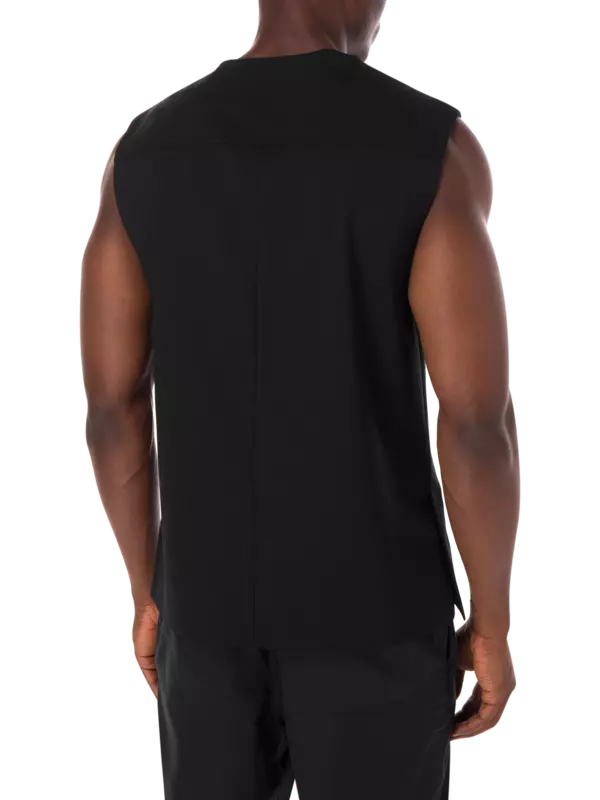 فيست من الصوف بدون أكمام