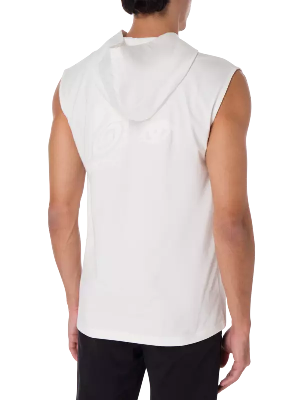 تيشيرت بغطاء للرأس وبدون أكمام مزين بطبعة