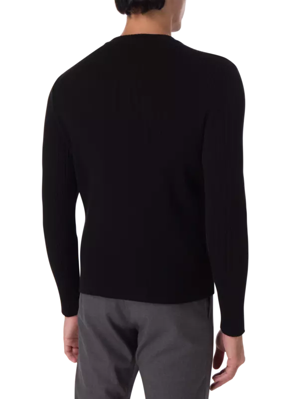 سترة محبوكة مضلعة بتصميم متعدد