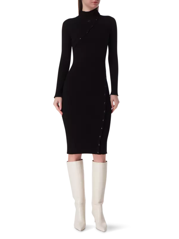 فستان طويل محبوك ومضلع بتصميم متعدد