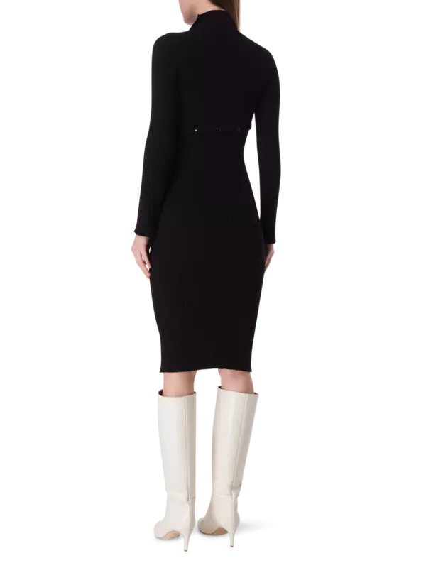 فستان طويل محبوك ومضلع بتصميم متعدد