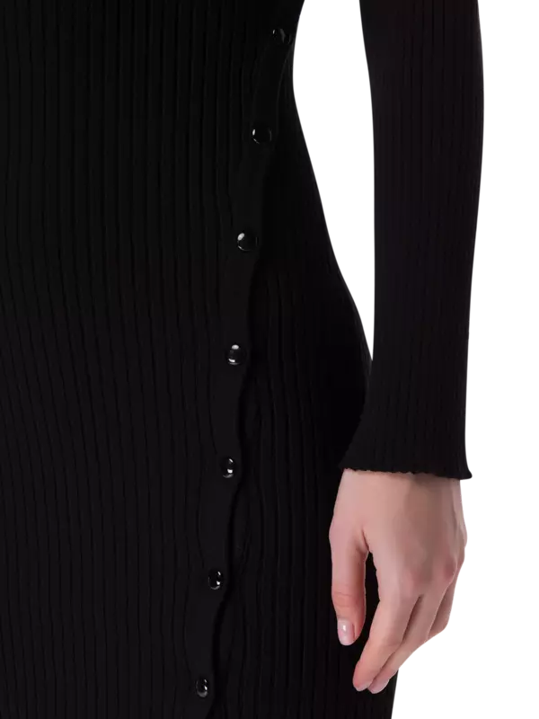 فستان طويل محبوك ومضلع بتصميم متعدد