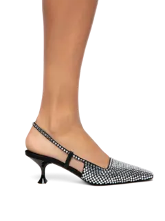 صندل إيزا مرصع بحزام حول الكاحل