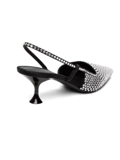 صندل إيزا مرصع بحزام حول الكاحل