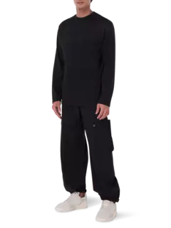 سويت شيرت بفتحة رقبة مستديرة وطبعة شعار